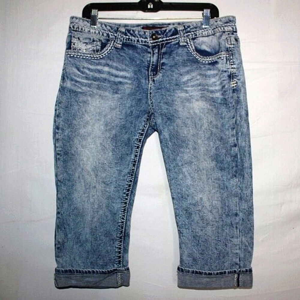 No Boundaries Y2K Acid Wash Denim Capris – S17 – Stretch Cotton Blend THRASHED